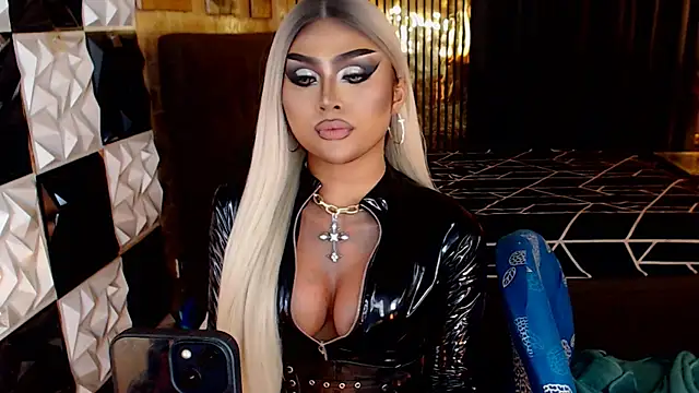 XXX chat uživo modela MassiveCockTrans