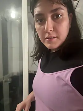 צ'אט XXX בשידור חי של soysara15