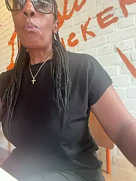 Show Webcam de ThatGilfNextDoor
