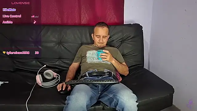 GreisyAndHazzan's Live XXX Chat