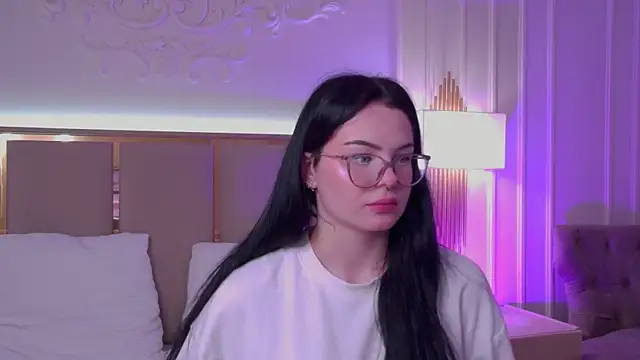 צ'אט XXX בשידור חי של CindyMil