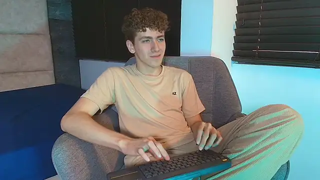 Živý XXX chat Tyler_Mcrey