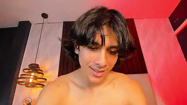 Chat +18 de Cheys_Mast ao vivo