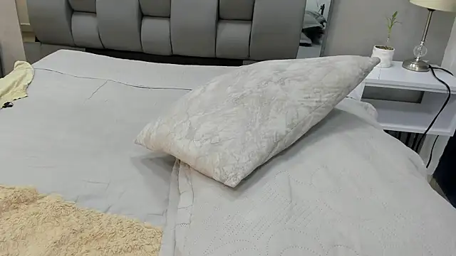 Chat +18 de Charlie___Musk ao vivo