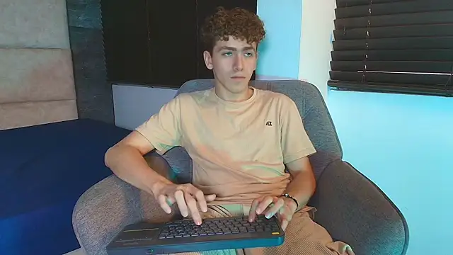 Tyler_Mcrey Live XXX-Chat