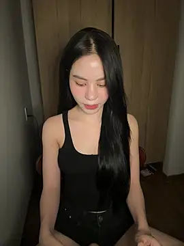 צ'אט XXX בשידור חי של -katinat-