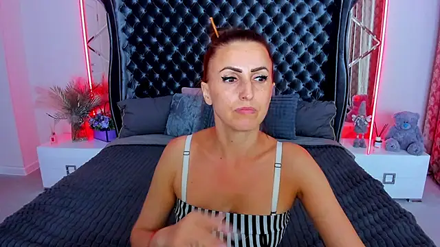 دردشة Rebecca_Diamond الجنسية المباشرة