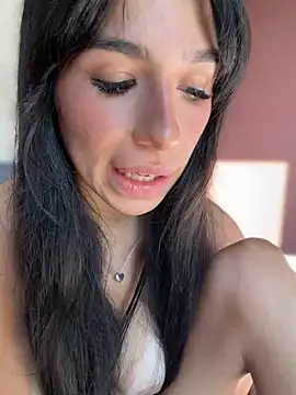 LoveLillyy XXX чат на живо