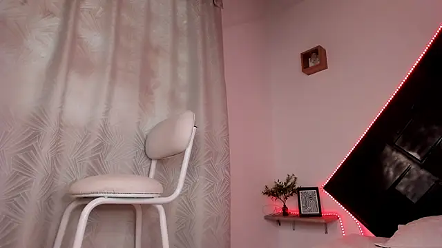 Sarah_miel Live XXX-Chat