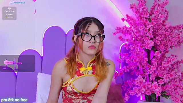 צ'אט XXX בשידור חי של AlliciaKim