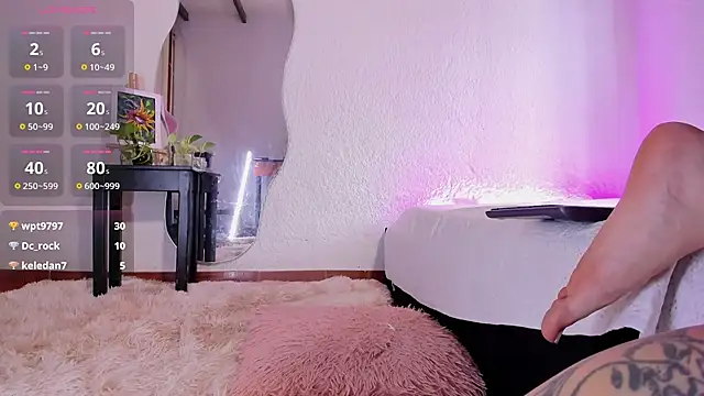 צ'אט XXX בשידור חי של holyhudson
