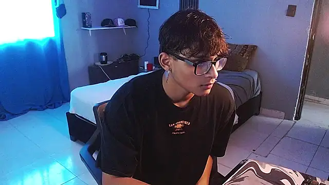 Mr_yisuzz – Naživo XXX chat