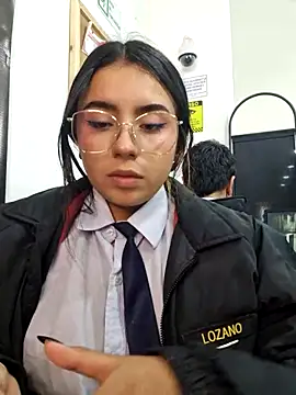 Chat +18 de Angela__05 ao vivo