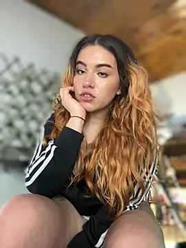 Онлайн чат XXX NikkiNix