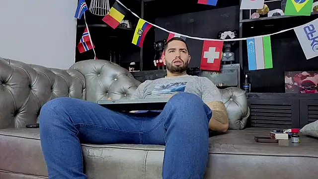 Pokazy przed kamerką – matteosantos