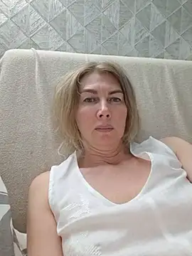 Онлайн чат XXX stellahere8