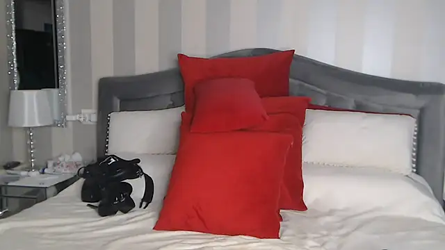 LuanaColucci live XXX chat