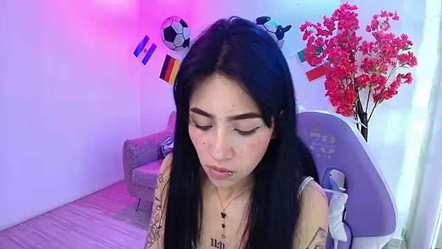 Rainy_dolln Live XXX chat