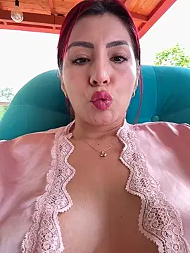 LINDA_PATTY94 live XXX chat