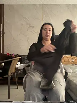 Abril_Luv Adlı Modelin Canlı XXX Sohbeti