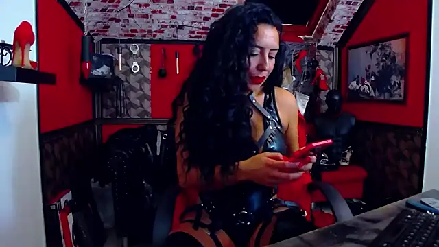 Chat XXX Live DommeBellatrix