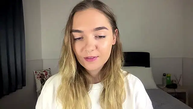 צ'אט XXX בשידור חי של RoxyWet