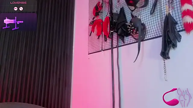 Issafoxx Live XXX-Chat