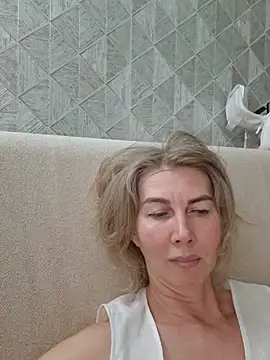 צ'אט XXX בשידור חי של stellahere8
