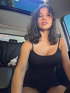 Pokazy przed kamerką – sexi_noemi