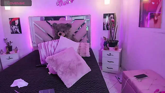 צ'אט XXX בשידור חי של Karly_moon