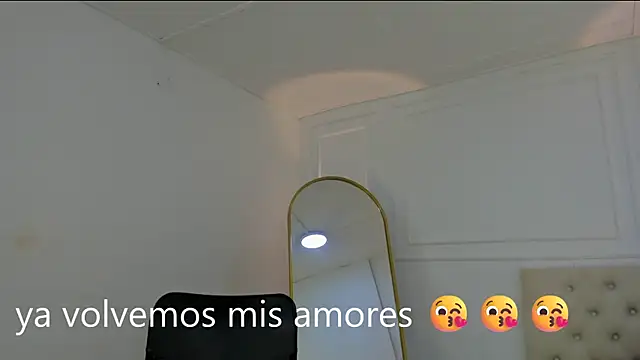 צ'אט XXX בשידור חי של charlotte_dante212
