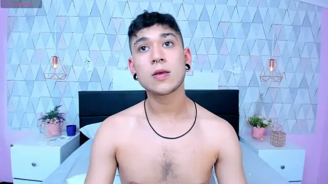 MarkLaurens live XXX chat