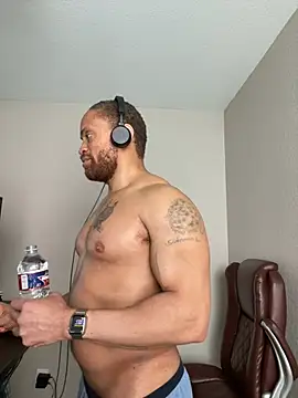 Fathero1time's Live XXX Chat
