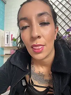Онлайн чат XXX SALOME_KORLAND