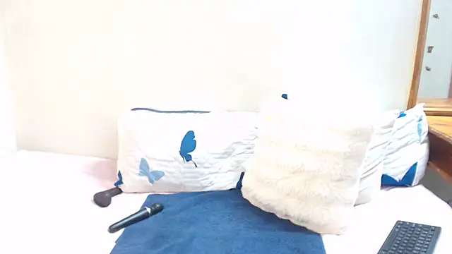 Tinnypussie – Naživo XXX chat