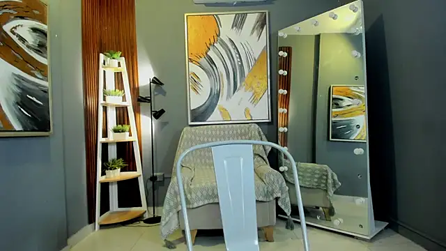 Yintaish Adlı Modelin Canlı XXX Sohbeti