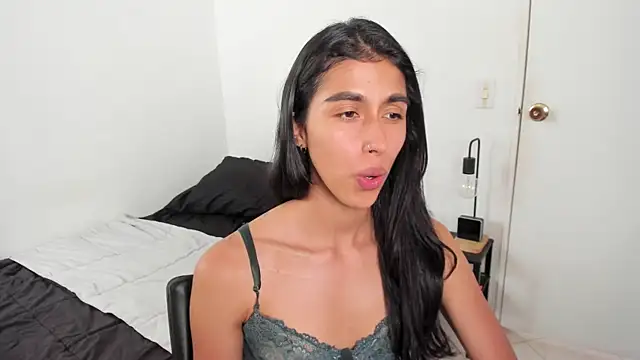 Mazikeen__18's Live XXX Chat