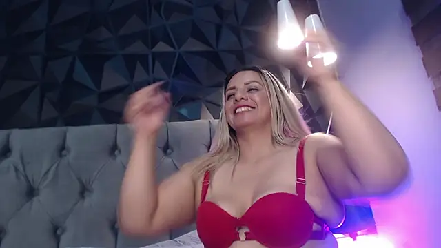 Chat +18 de kathaleyagrayy ao vivo