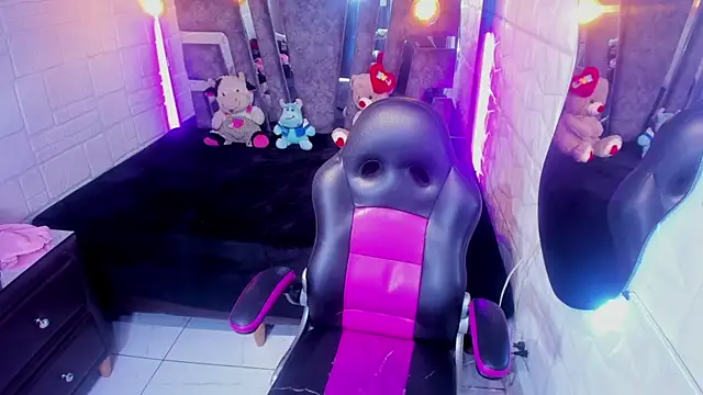 EmmyCarteer's Live XXX Chat