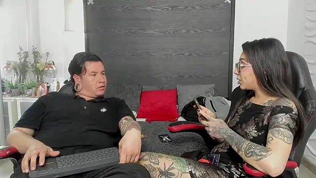 Chat XXX en directo de inkedsinners_