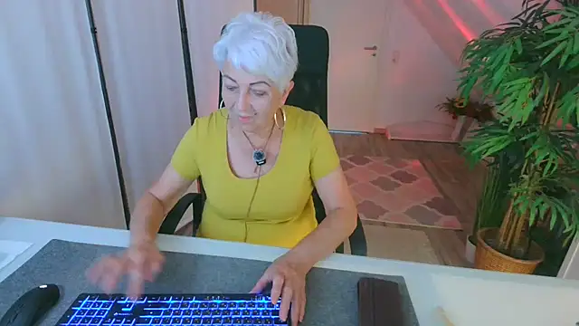 XXX chat uživo modela LovelyHelena