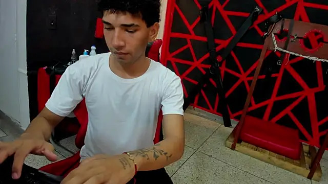 efrain_boy élő XXX-chatje