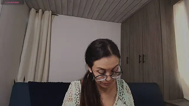Swetisabella01のライブXXXチャット