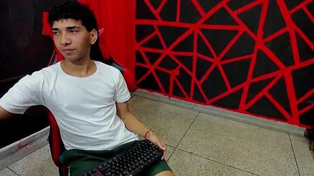 Chat XXX en directo de efrain_boy