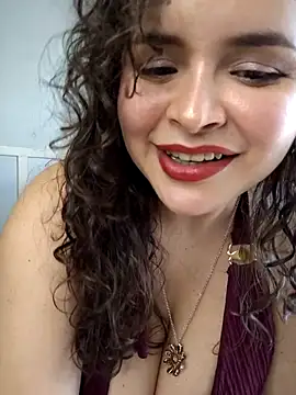צ'אט XXX בשידור חי של SeleneLuminari8