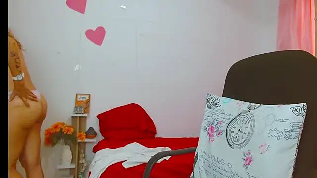 chantalsemenova1 Adlı Modelin Canlı XXX Sohbeti