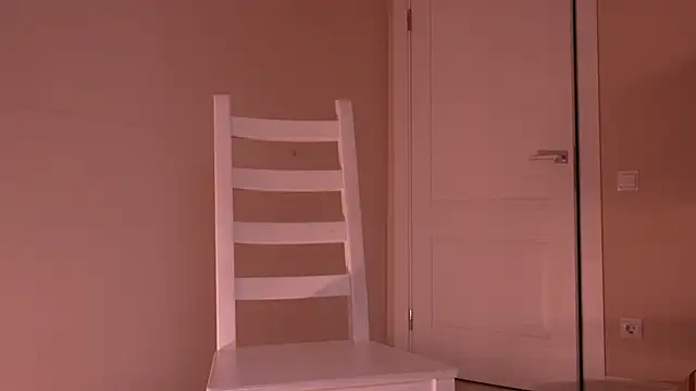 Miablueye Chat XXX live