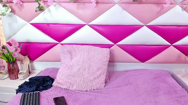 Онлайн чат XXX MiaStorm69
