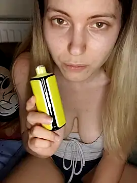 MochiNy4n Adlı Modelin Canlı XXX Sohbeti