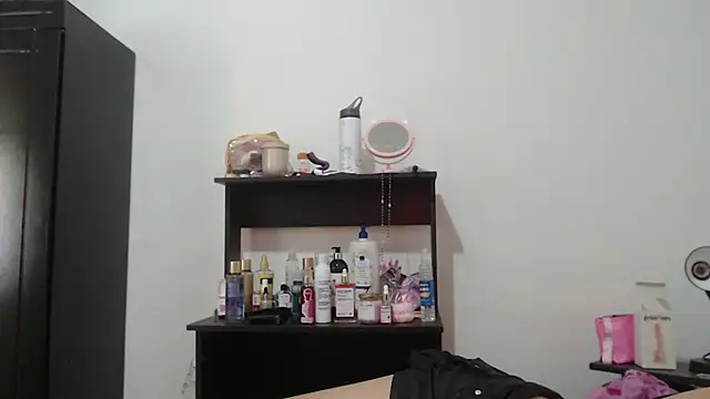 Chat +18 de nathaly_jones_ ao vivo